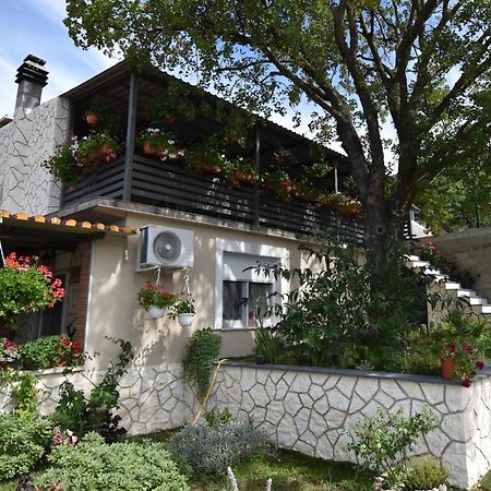 Vacation Home Vesna บริบีร์ ภายนอก รูปภาพ
