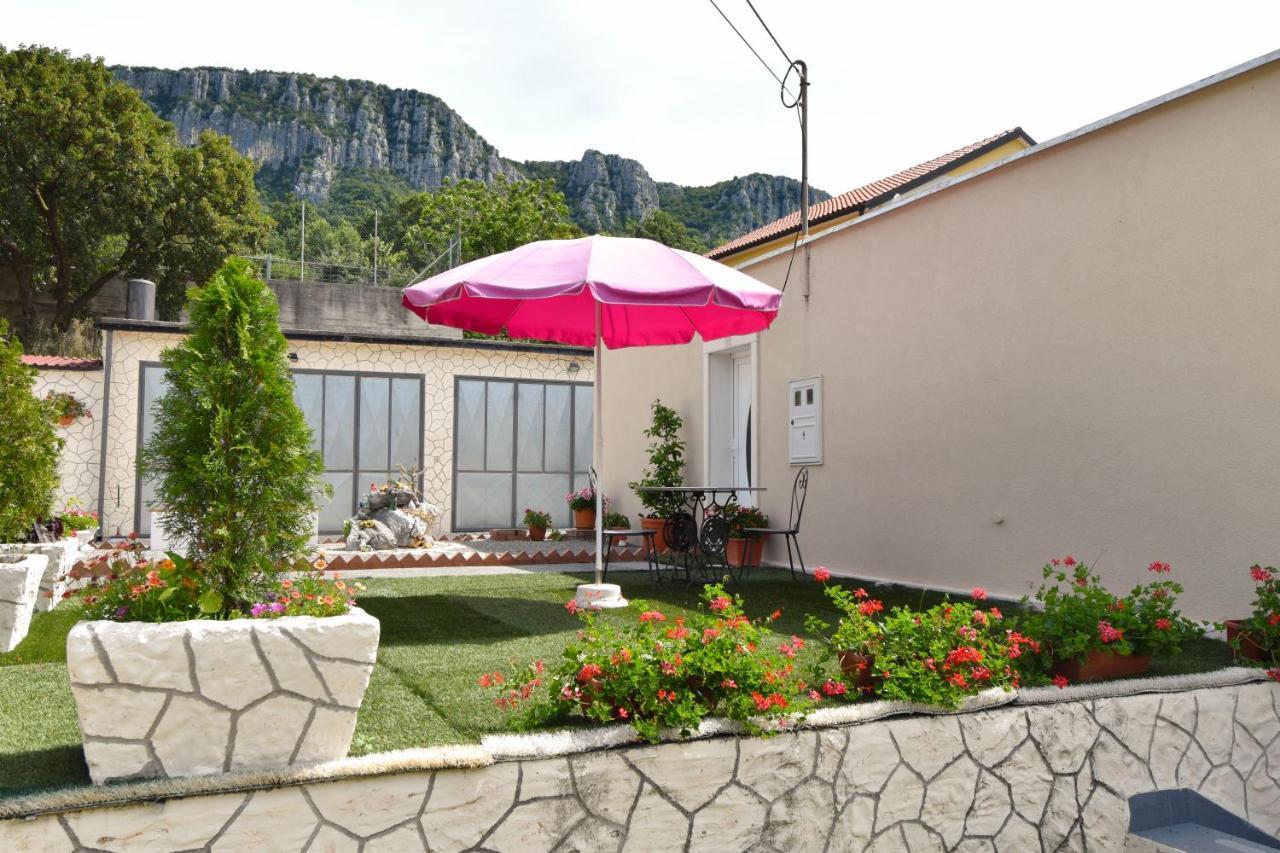 Vacation Home Vesna บริบีร์ ภายนอก รูปภาพ