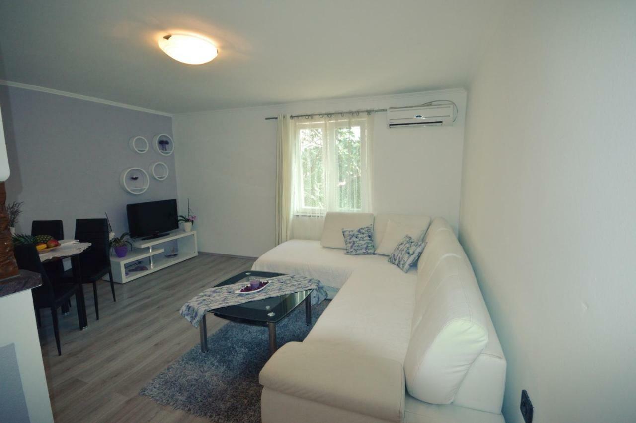 Vacation Home Vesna บริบีร์ ภายนอก รูปภาพ