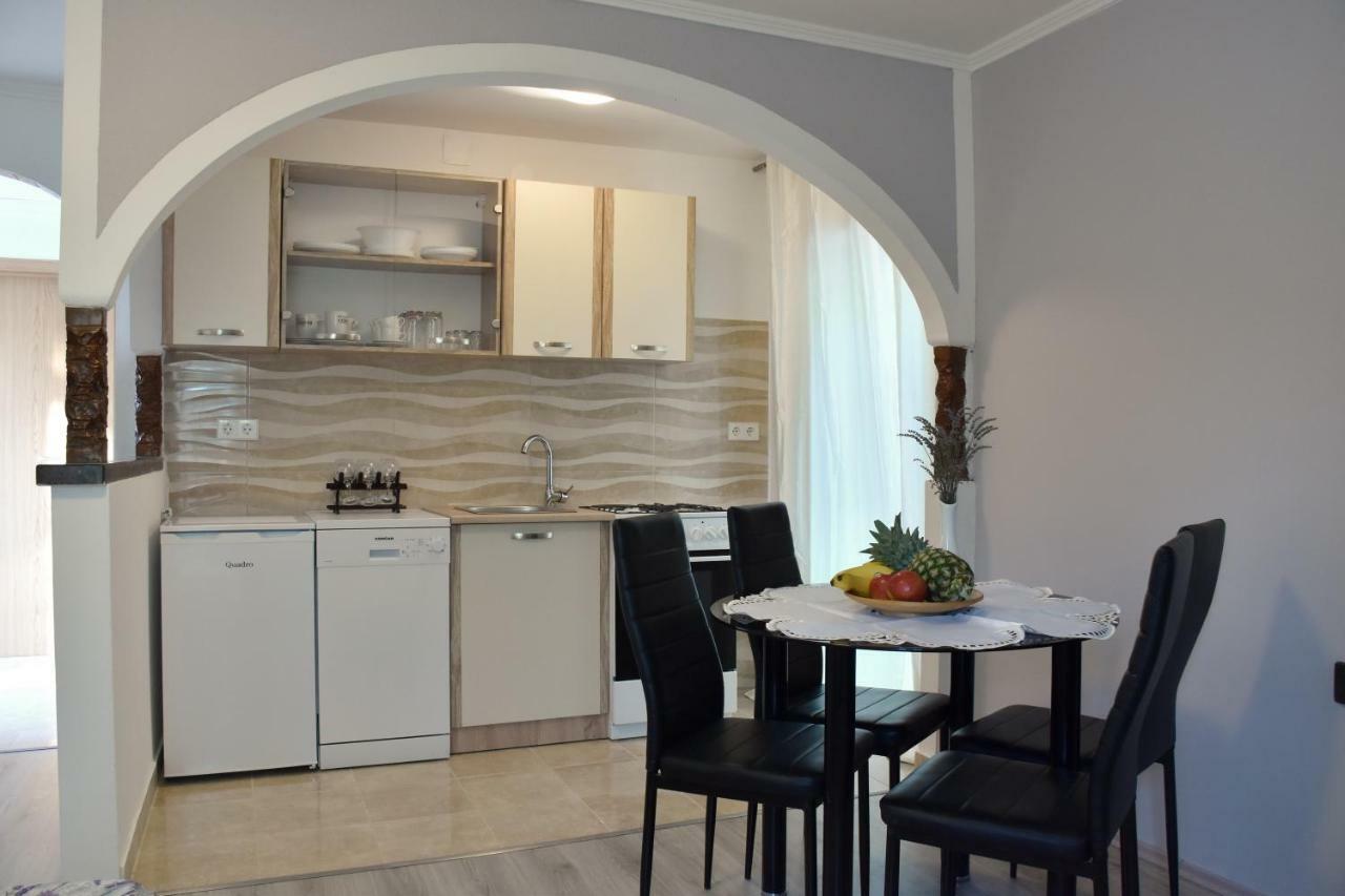 Vacation Home Vesna บริบีร์ ภายนอก รูปภาพ